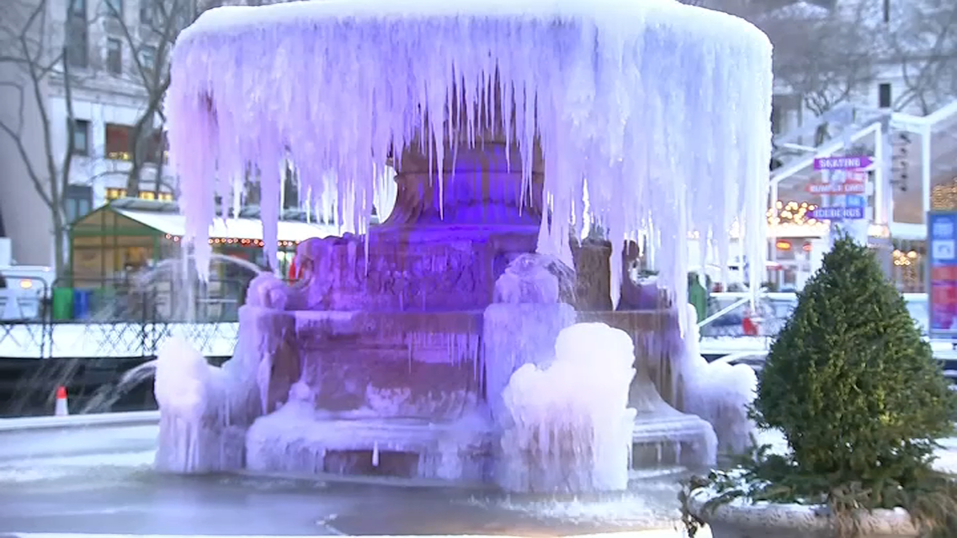 NYC Turns to Frozen Tundra as Arctic Blast Seizes Region
