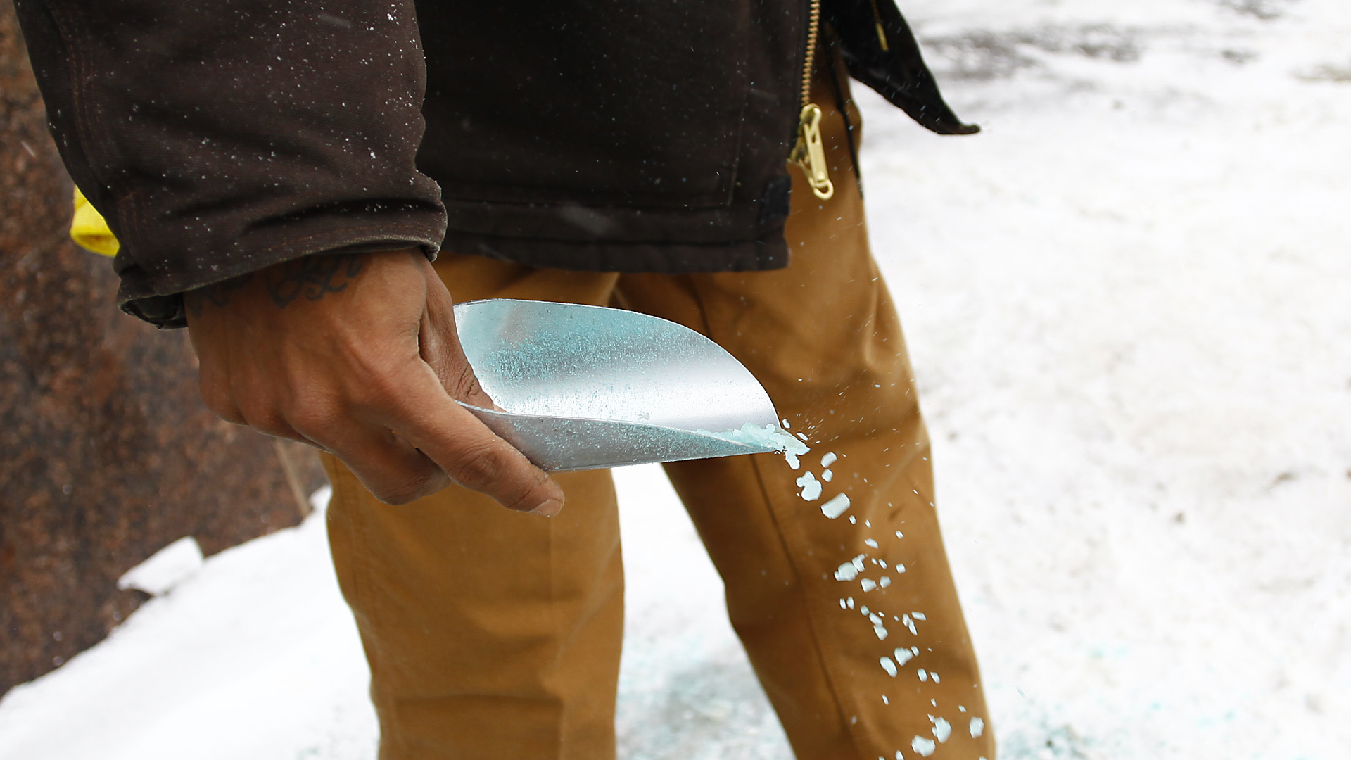 6 Tips to Keep You Safe in a Snowstorm