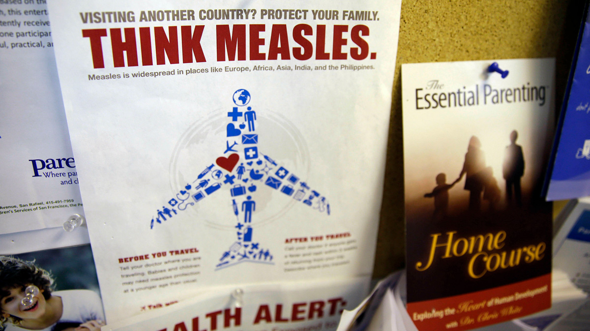 Happening Today: Border Wall, Howard Schultz, Measles, SAG
