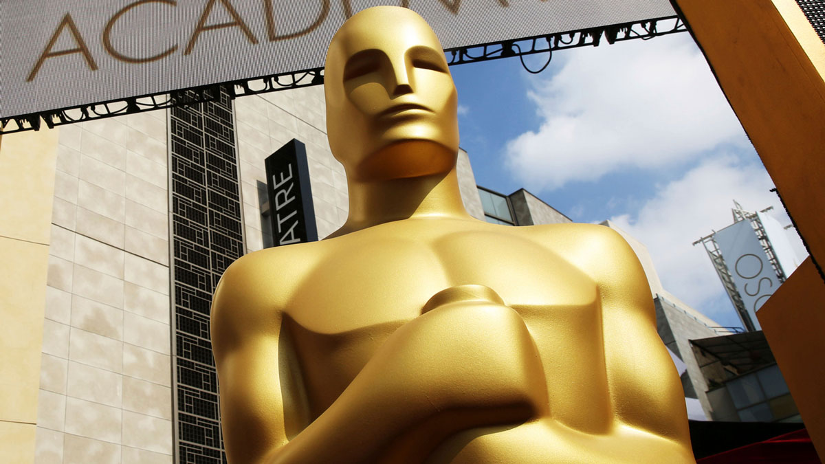 Listen Up: MTA Bus Race, Legal Oscar Bets and a Winter Rooftop Spa