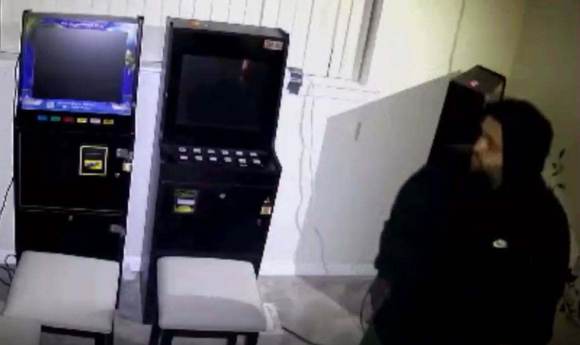 Possibly Illegal Slot Machines Stolen From NYC Apt.: NYPD